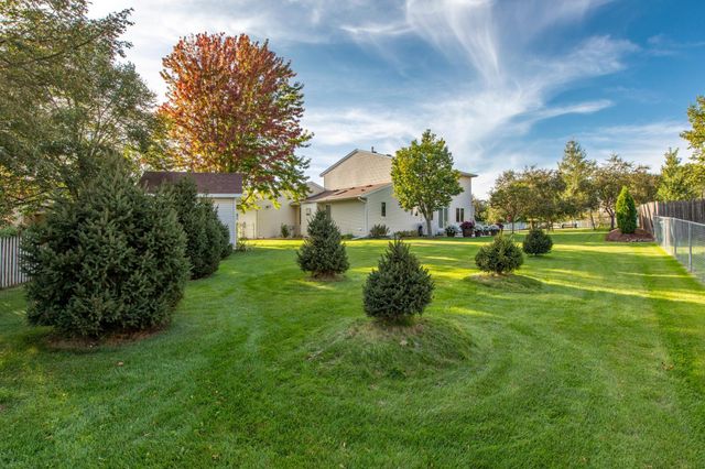 4422 Surrey Lane NW, Rochester, MN 55901
