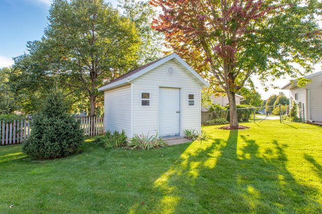 4422 Surrey Lane NW, Rochester, MN 55901