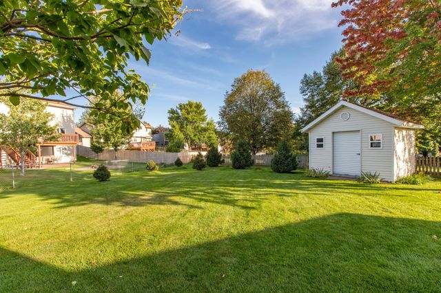 4422 Surrey Lane NW, Rochester, MN 55901