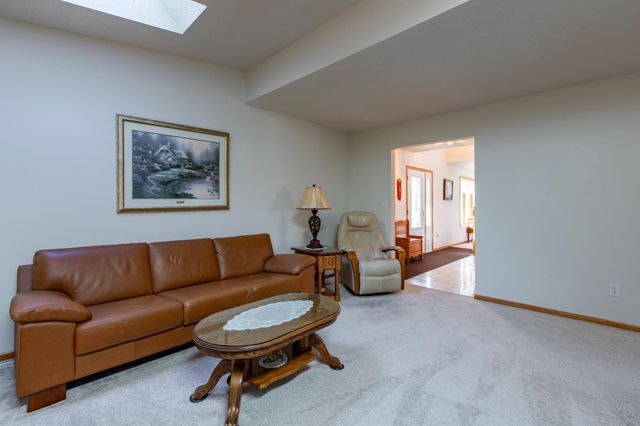 4422 Surrey Lane NW, Rochester, MN 55901