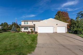 4422 Surrey Lane NW, Rochester, MN 55901
