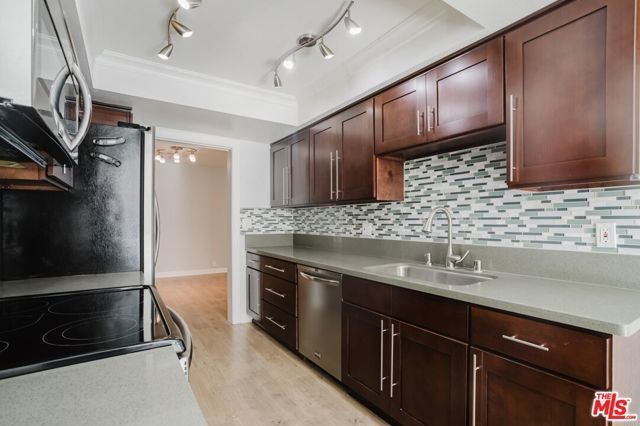 750 S Spaulding Avenue 214, Los Angeles, CA 90036