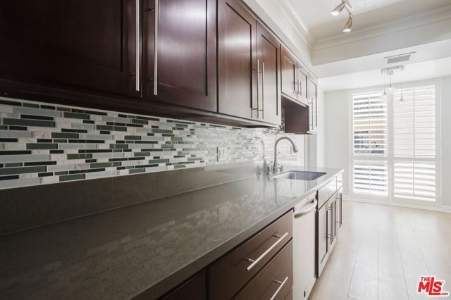 750 S Spaulding Avenue 214, Los Angeles, CA 90036