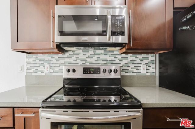 750 S Spaulding Avenue 214, Los Angeles, CA 90036