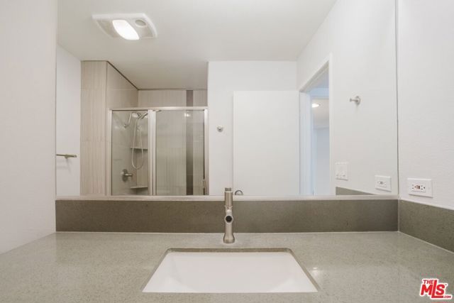 750 S Spaulding Avenue 214, Los Angeles, CA 90036