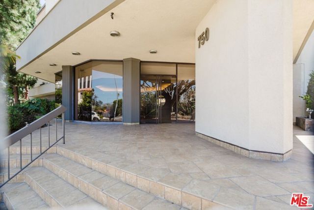 750 S Spaulding Avenue 214, Los Angeles, CA 90036