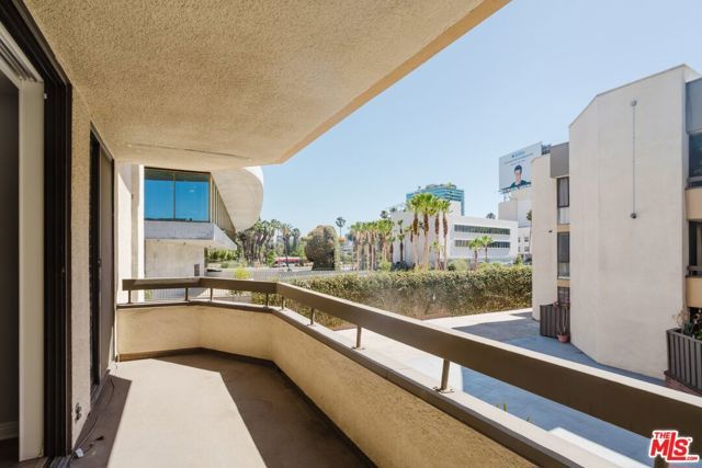 750 S Spaulding Avenue 214, Los Angeles, CA 90036