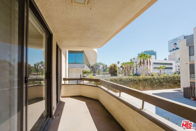 750 S Spaulding Avenue 214, Los Angeles, CA 90036