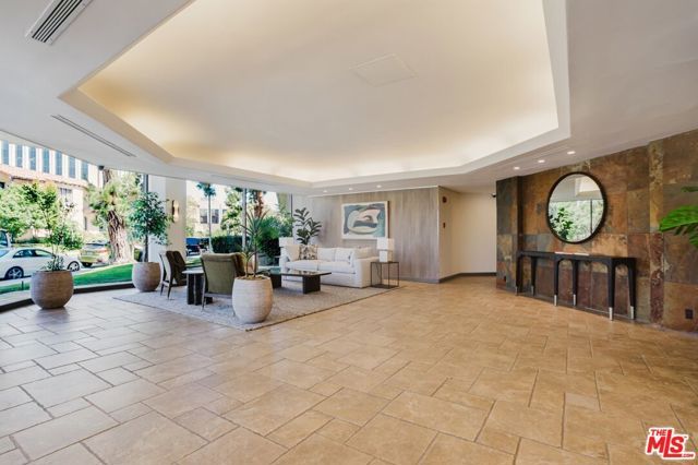 750 S Spaulding Avenue 214, Los Angeles, CA 90036