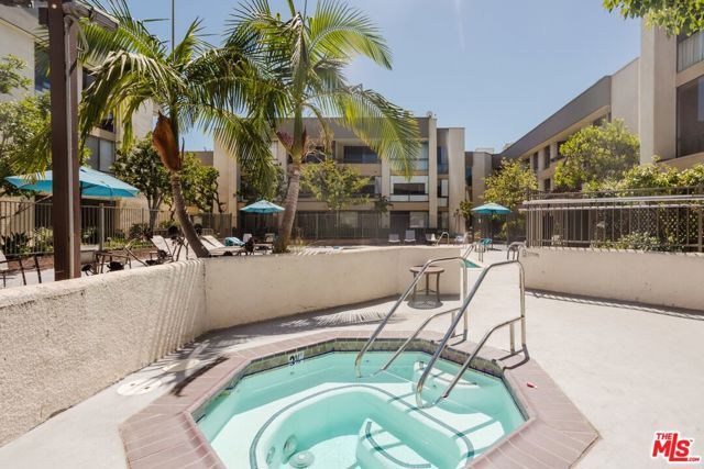750 S Spaulding Avenue 214, Los Angeles, CA 90036