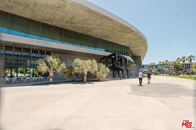 750 S Spaulding Avenue 214, Los Angeles, CA 90036