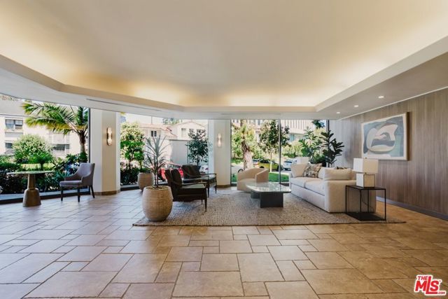 750 S Spaulding Avenue 214, Los Angeles, CA 90036