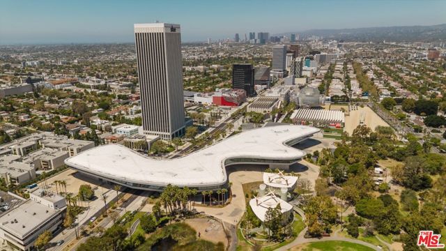 750 S Spaulding Avenue 214, Los Angeles, CA 90036