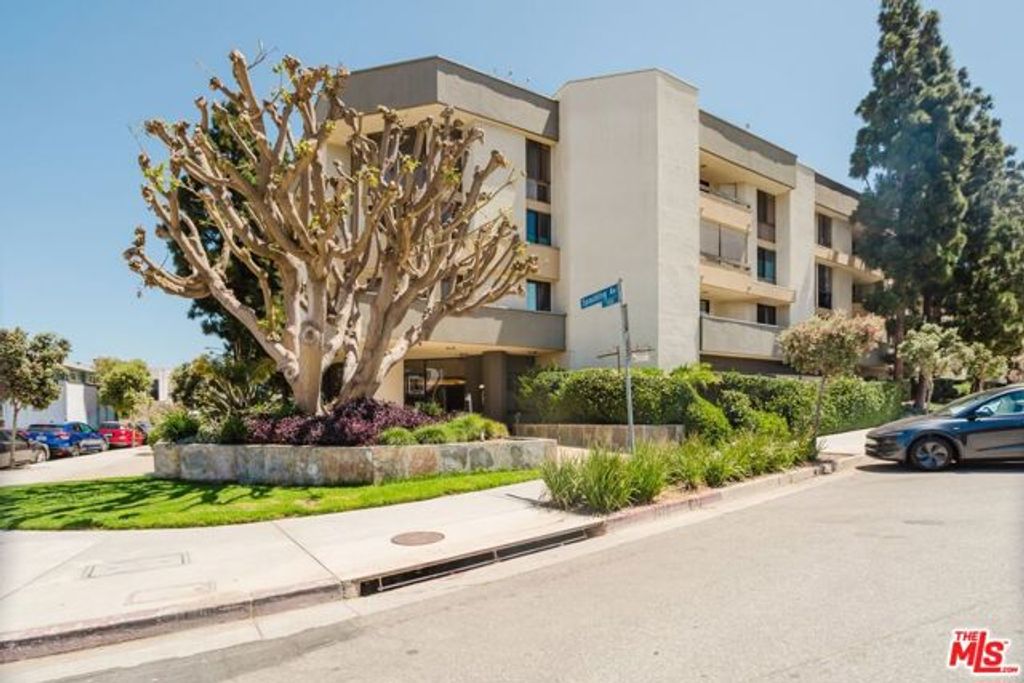 750 S Spaulding Avenue 214, Los Angeles, CA 90036