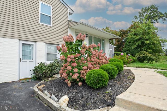2232 E HELMS MNR, Upper Chichester, PA 19061