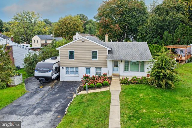 2232 E HELMS MNR, Upper Chichester, PA 19061