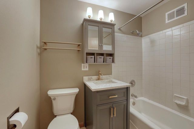 1317 N 116th STREET, Wauwatosa, WI 53226