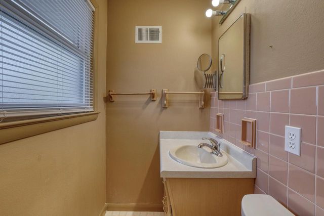 1317 N 116th STREET, Wauwatosa, WI 53226