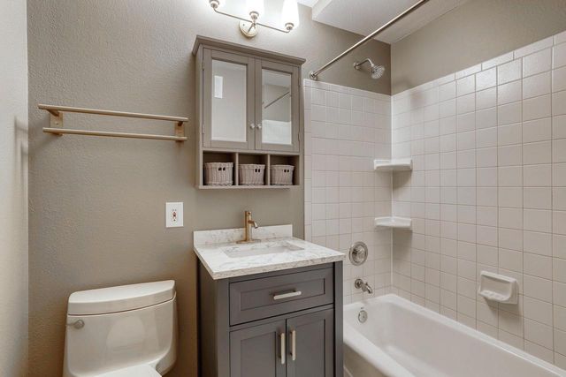 1317 N 116th STREET, Wauwatosa, WI 53226