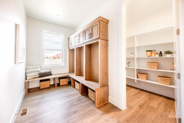 9822 W Delta Brook St, Star, ID 83669