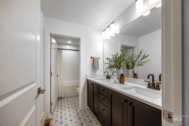 9822 W Delta Brook St, Star, ID 83669