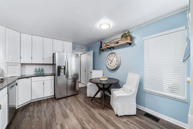 5937 Meadowsglen Drive, Dublin, OH 43017