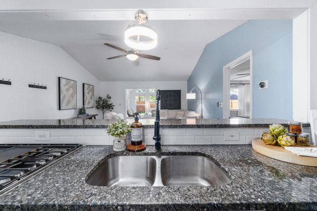 5937 Meadowsglen Drive, Dublin, OH 43017