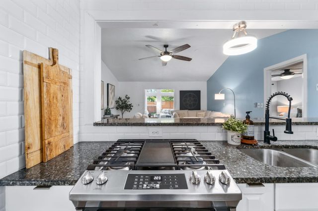 5937 Meadowsglen Drive, Dublin, OH 43017