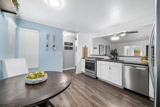 5937 Meadowsglen Drive, Dublin, OH 43017