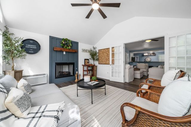 5937 Meadowsglen Drive, Dublin, OH 43017