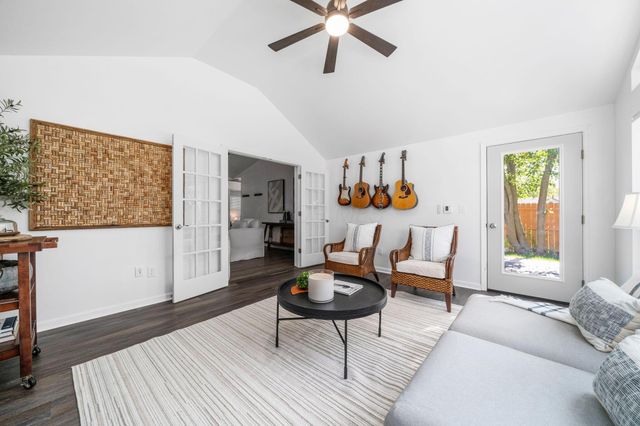 5937 Meadowsglen Drive, Dublin, OH 43017