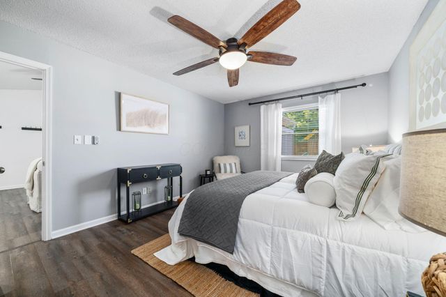 5937 Meadowsglen Drive, Dublin, OH 43017