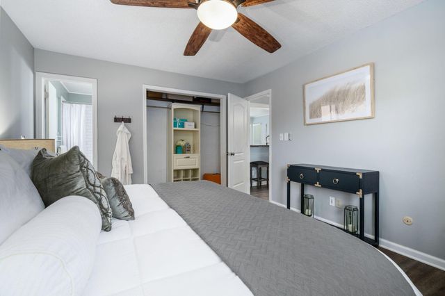 5937 Meadowsglen Drive, Dublin, OH 43017