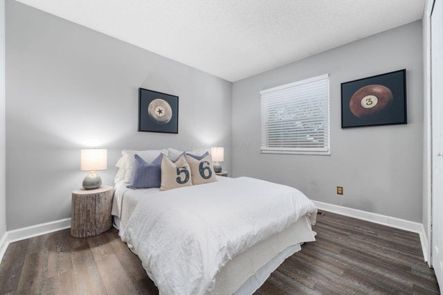 5937 Meadowsglen Drive, Dublin, OH 43017