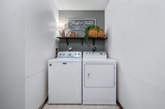 5937 Meadowsglen Drive, Dublin, OH 43017