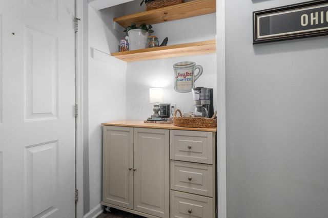 5937 Meadowsglen Drive, Dublin, OH 43017