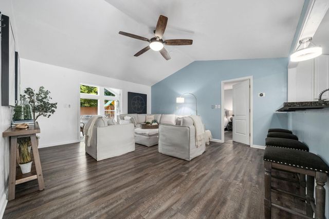 5937 Meadowsglen Drive, Dublin, OH 43017