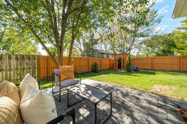 5937 Meadowsglen Drive, Dublin, OH 43017