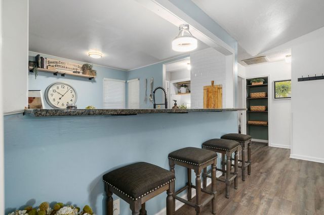 5937 Meadowsglen Drive, Dublin, OH 43017