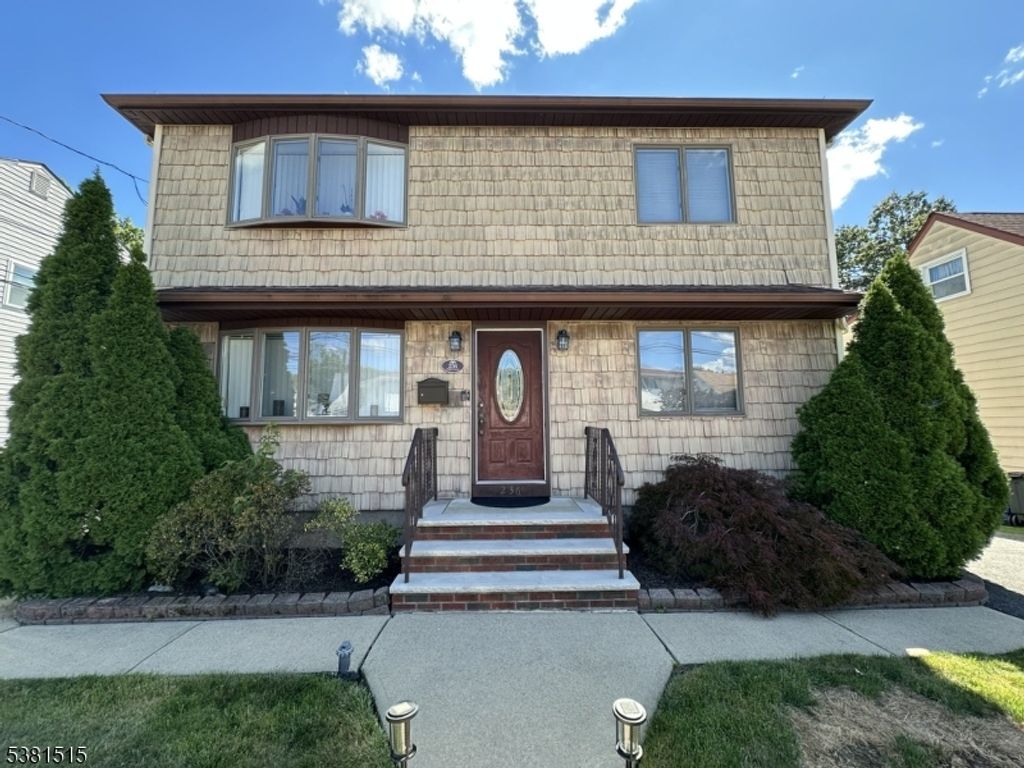 236 Philip Ave, Elmwood Park Boro, NJ 07407