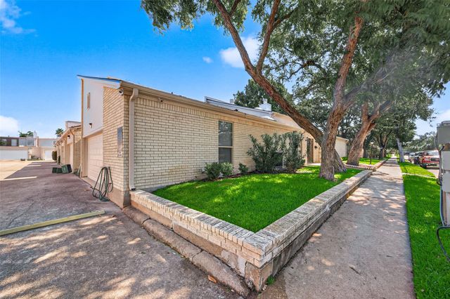 5218 Palmetto Street, Bellaire, TX 77401