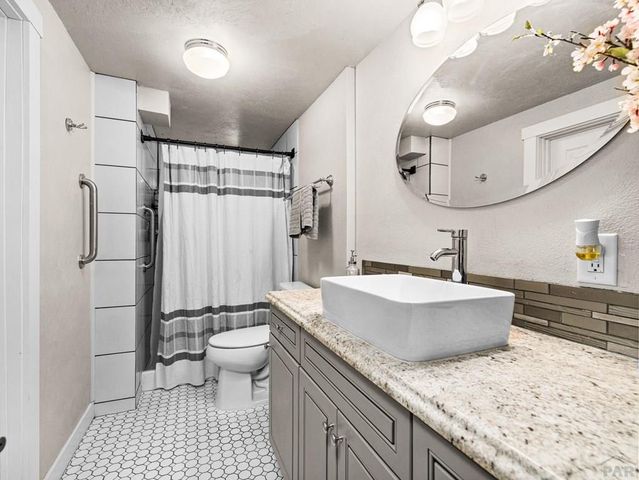 1942 Lake Ave, Pueblo, CO 81004