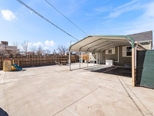 1942 Lake Ave, Pueblo, CO 81004