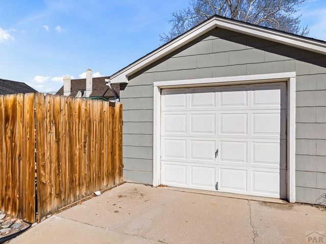 1942 Lake Ave, Pueblo, CO 81004