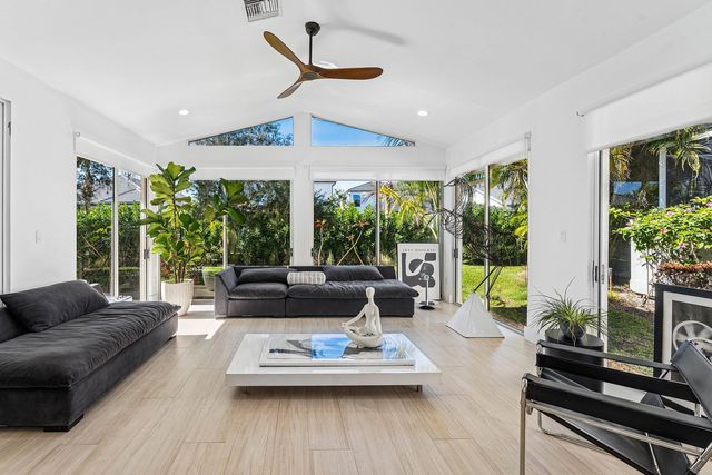 13853 Palm Grove Place, Palm Beach Gardens, FL 33418