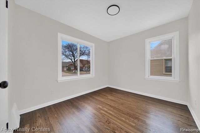 21237 Carlysle Street, Dearborn, MI 48124