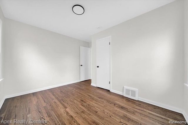 21237 Carlysle Street, Dearborn, MI 48124