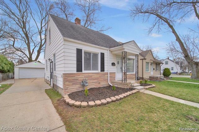 21237 Carlysle Street, Dearborn, MI 48124