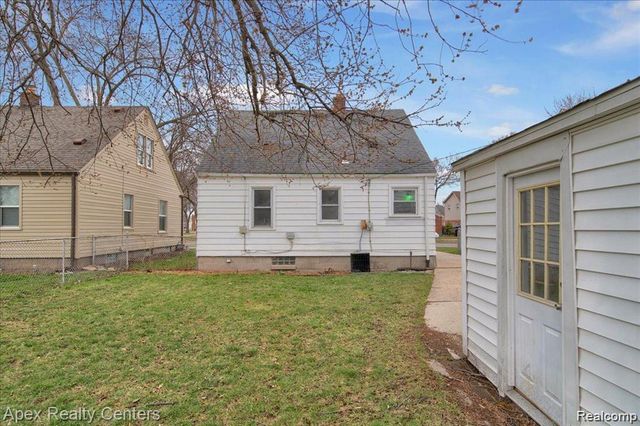 21237 Carlysle Street, Dearborn, MI 48124