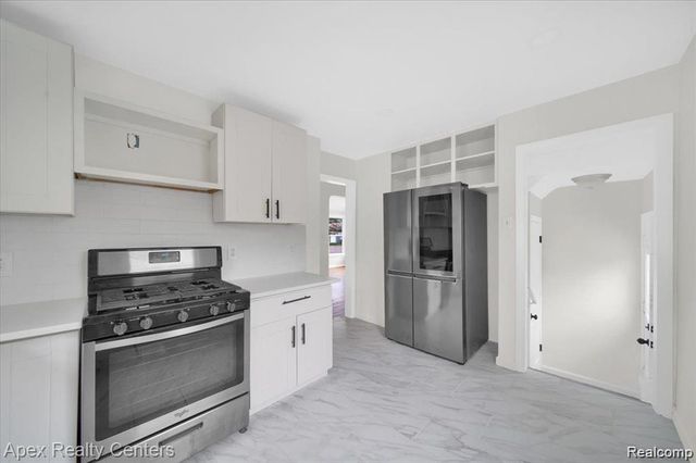21237 Carlysle Street, Dearborn, MI 48124